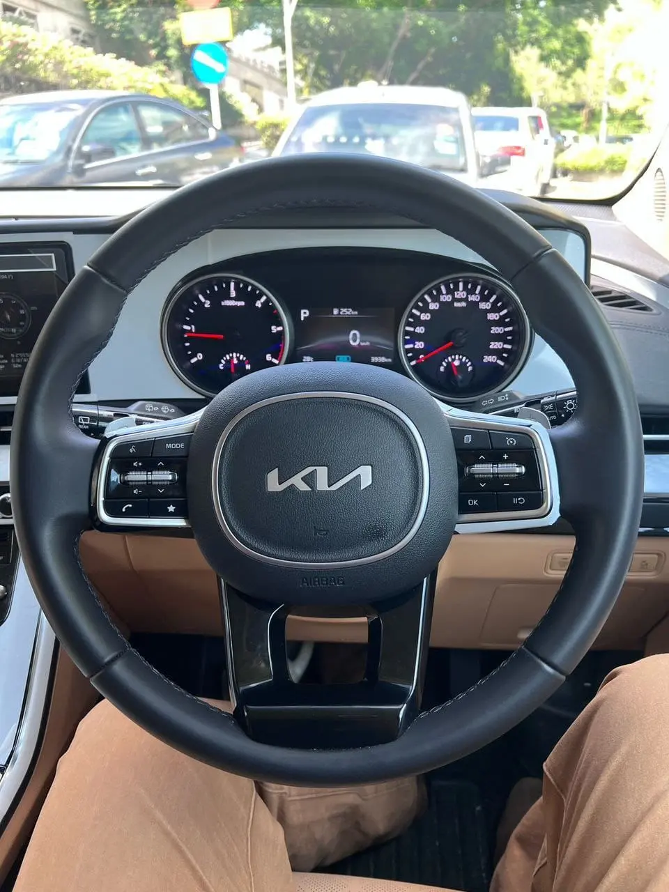 Kia Carnival For Rent