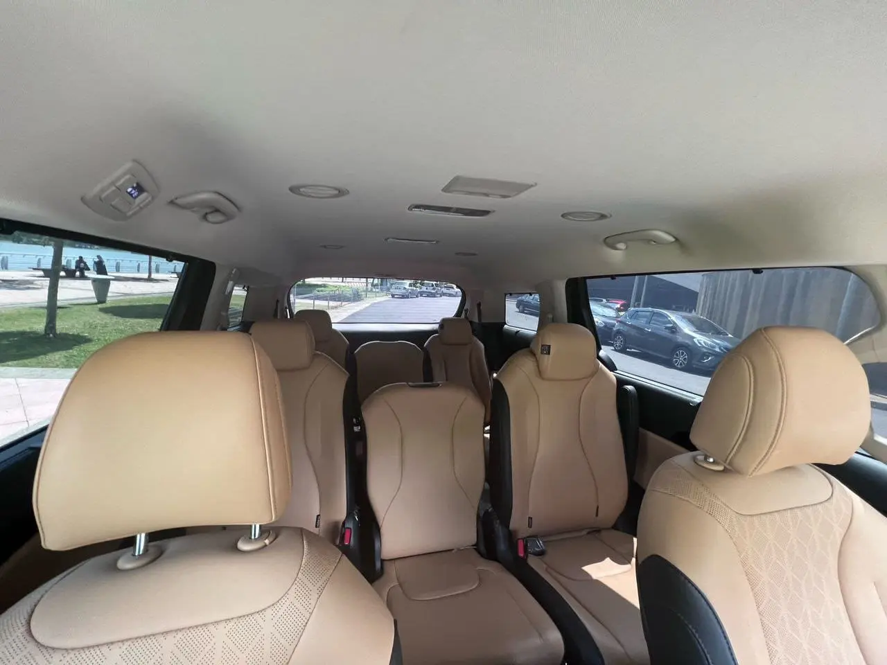 Kia Carnival For Rent