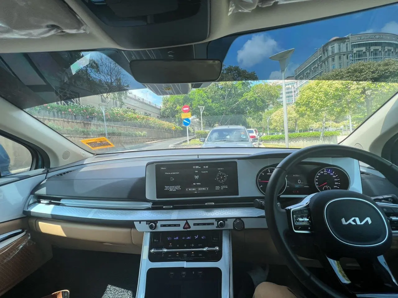 Kia Carnival For Rent