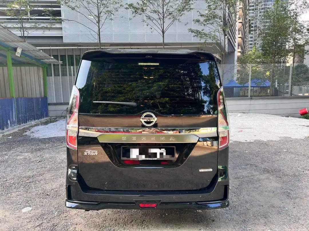 Nissan Serena For Rent