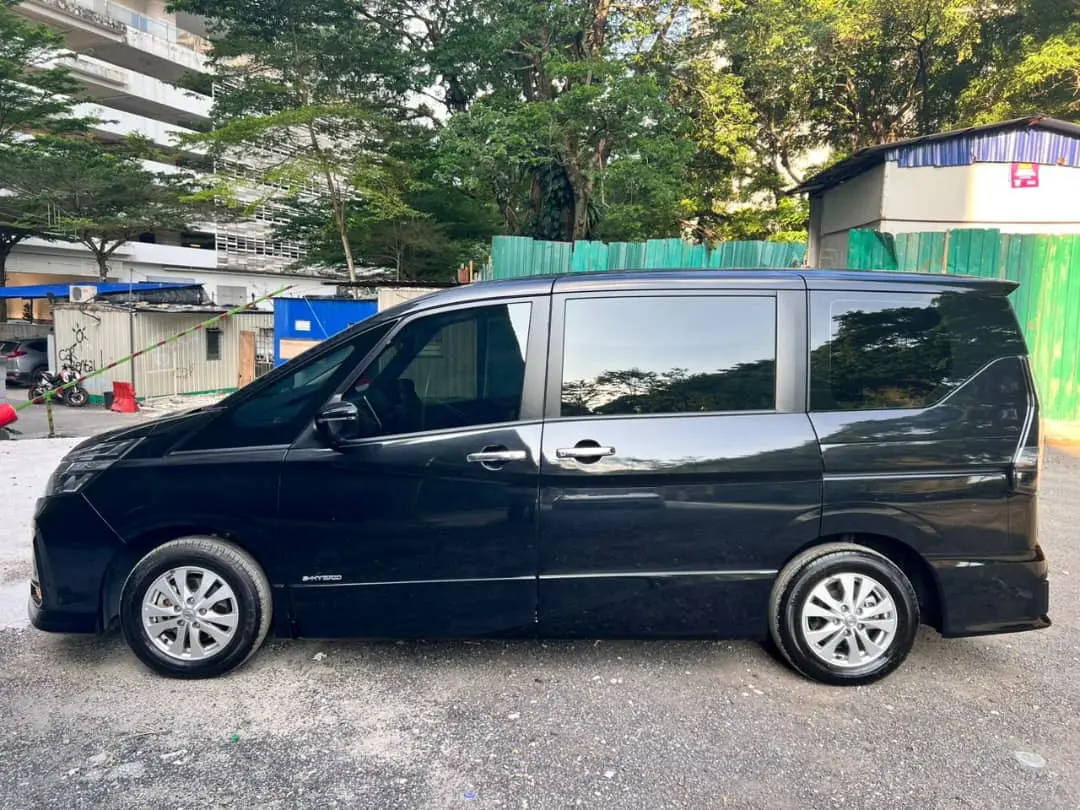 Nissan Serena For Rent