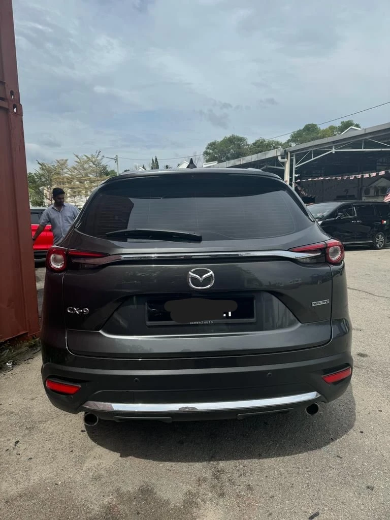 Mazda CX9 For Rent