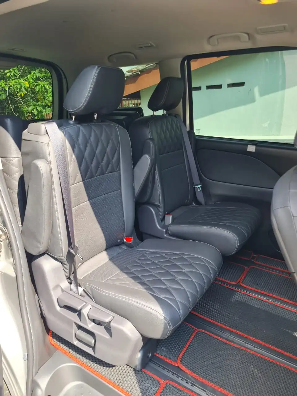 Nissan Serena For Rent