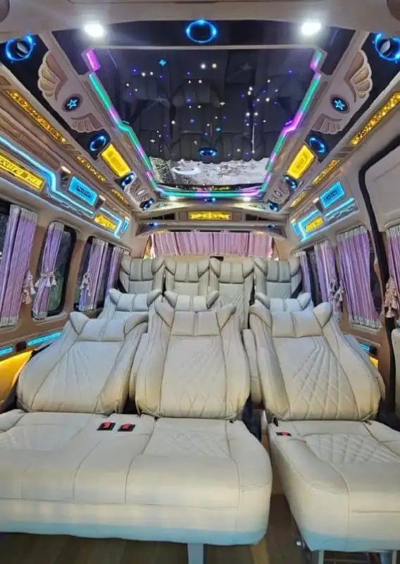 Super VVIP Van 12 Seat11