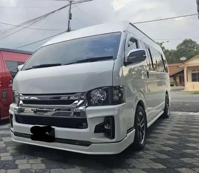 Super VVIP Van 12 Seat11