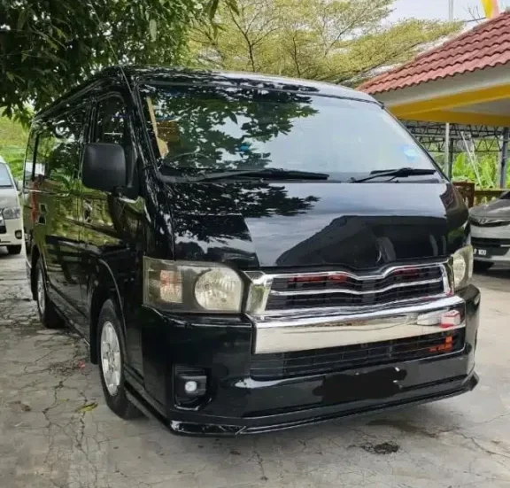 VIP Van 12 seat auto