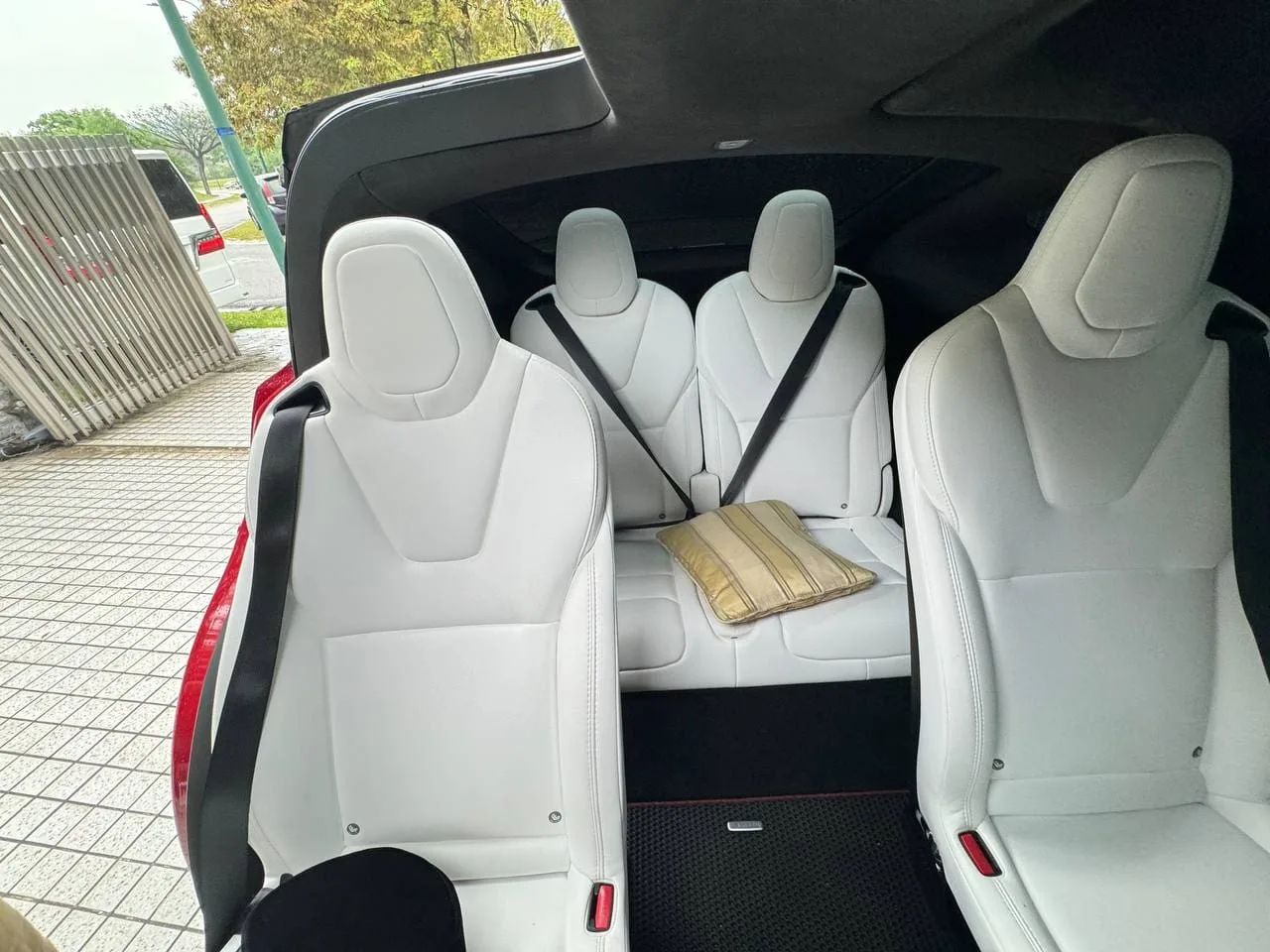 ffd6eb68-b939-4ea5-988b-f2121ee863ed