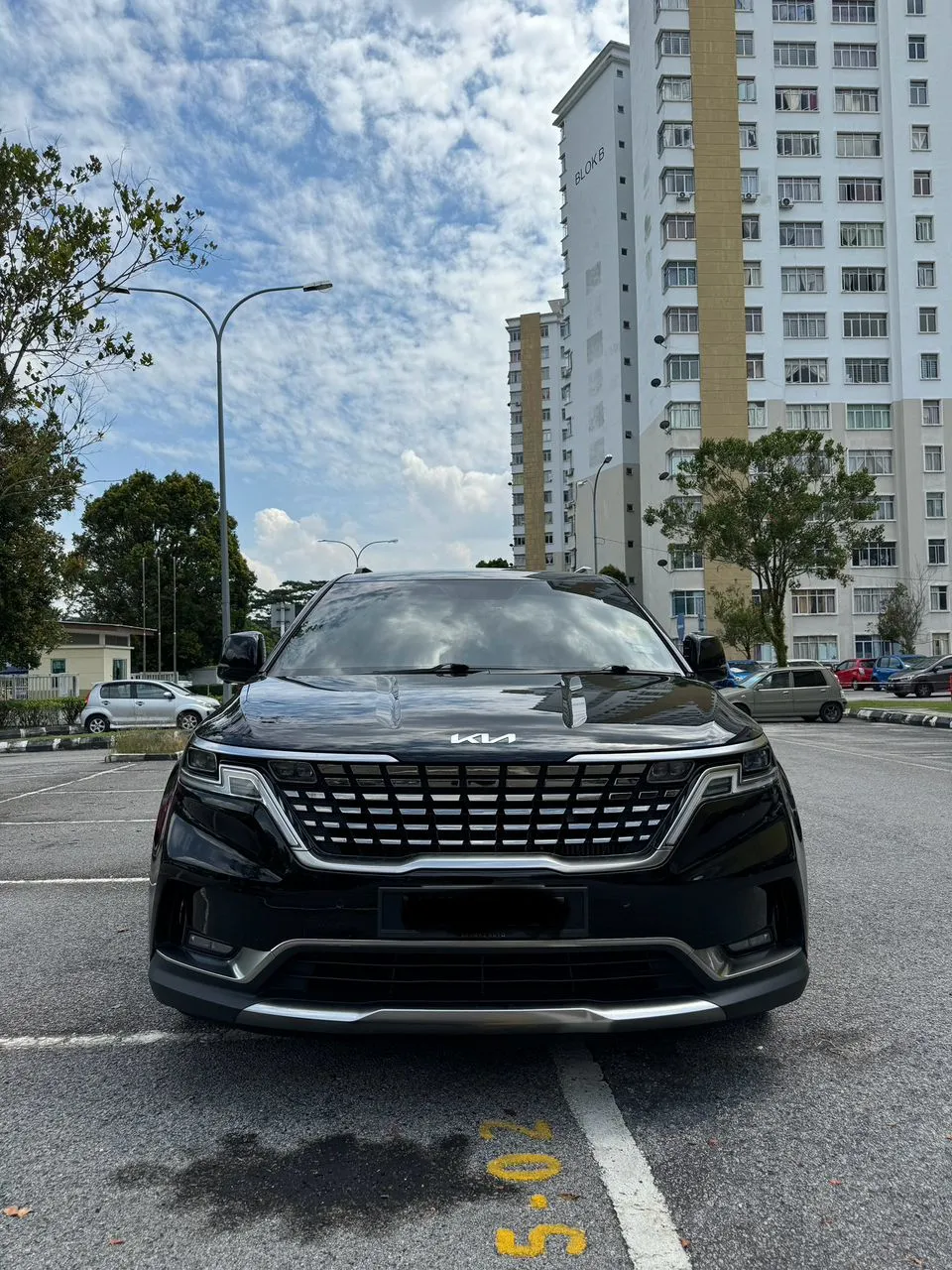 Kia Carnival For Rent