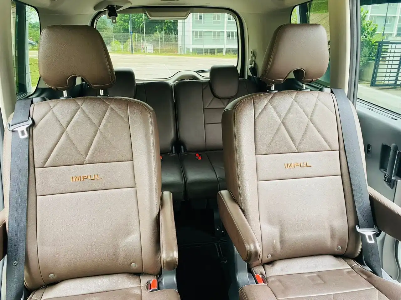 Nissan Serena For Rent