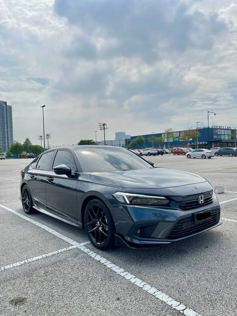 Rent Hoda Civic FE 5