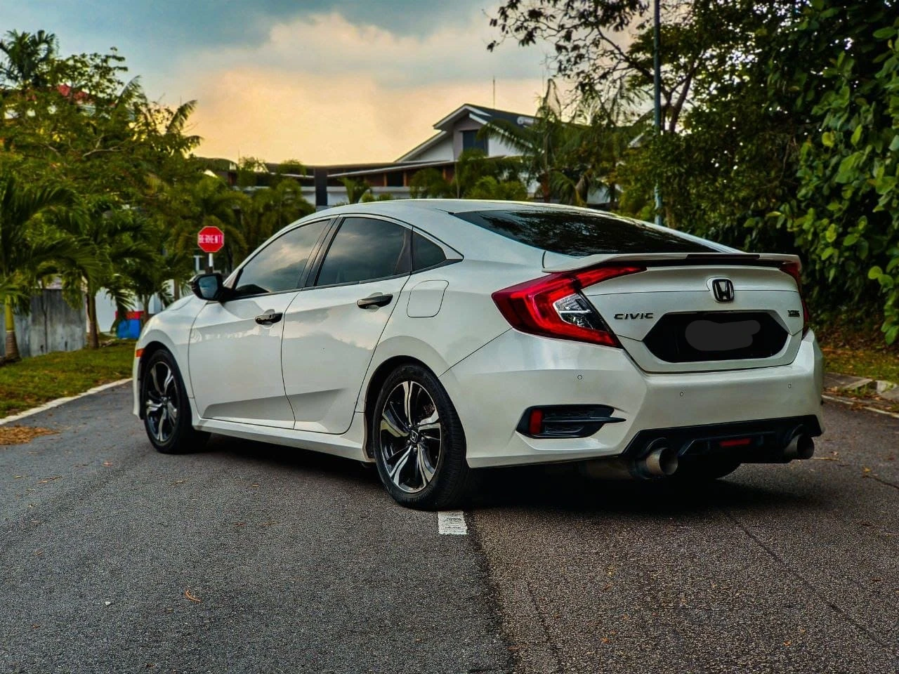 Rent Honda Civic FC