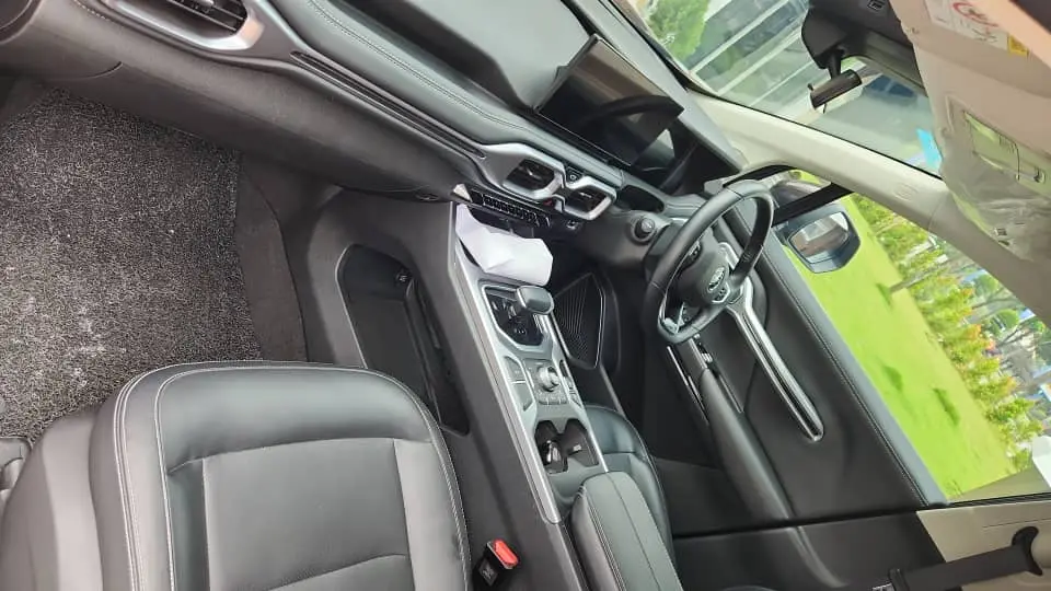 Sewa Kereta X90 - Car Rental 5