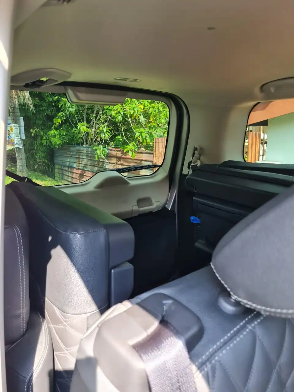 Sewa Nissan Serena 4