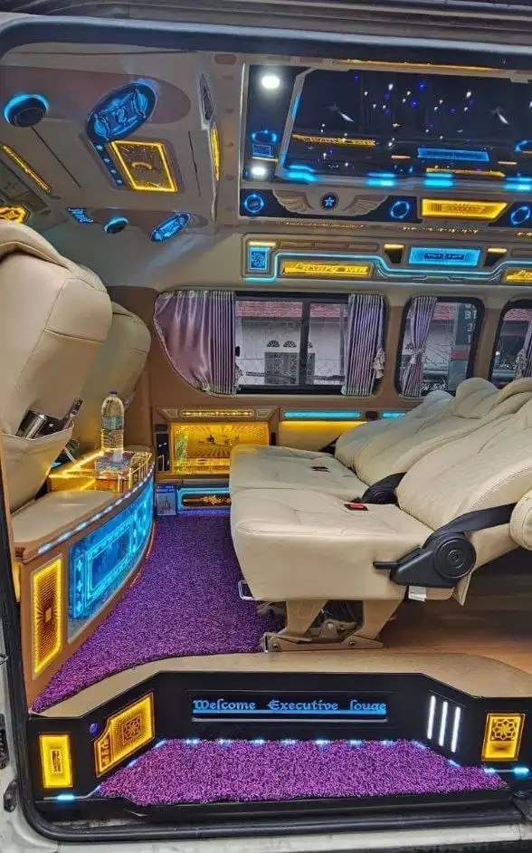 Super VVIP Van 12 Seat11