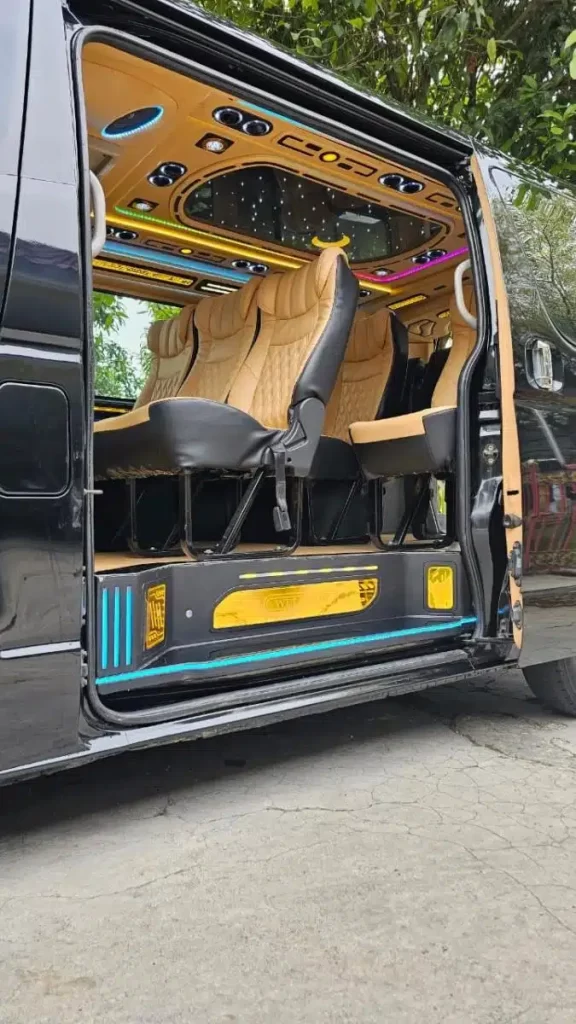 VIP Van 12 seat auto