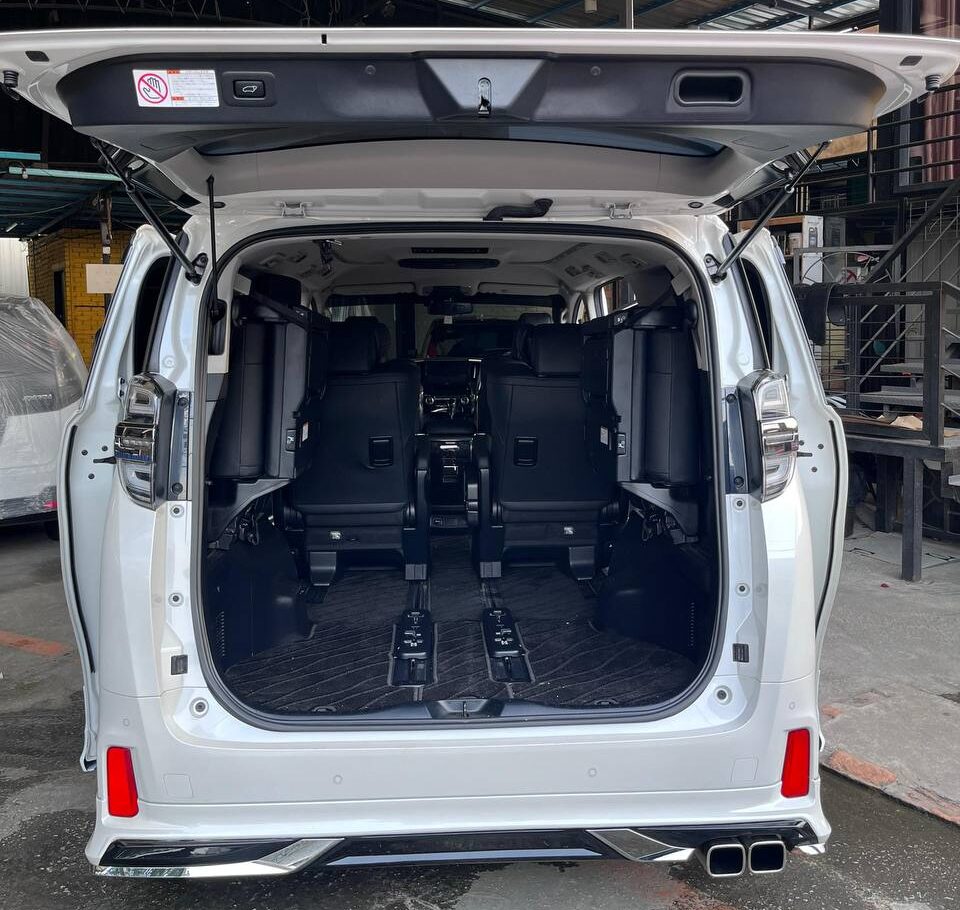 Vellfire ZG New Facelift White