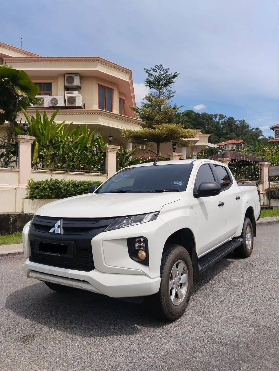 Sewa 4x4Sewa 4x4 Triton Triton