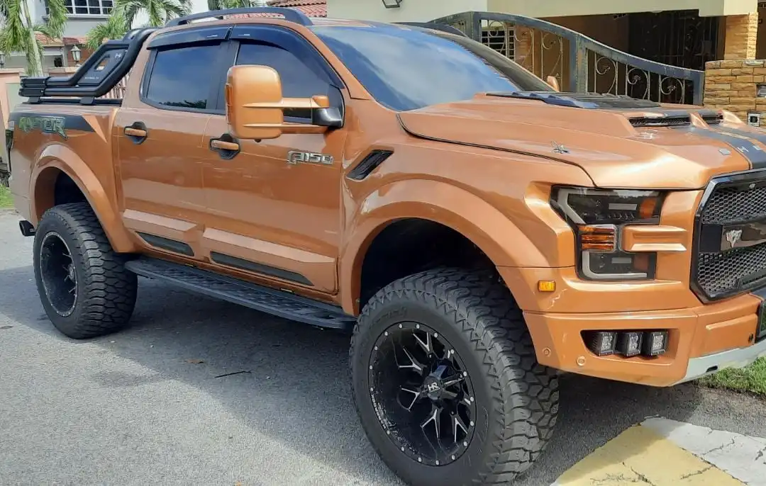 Rent Ford Raptor