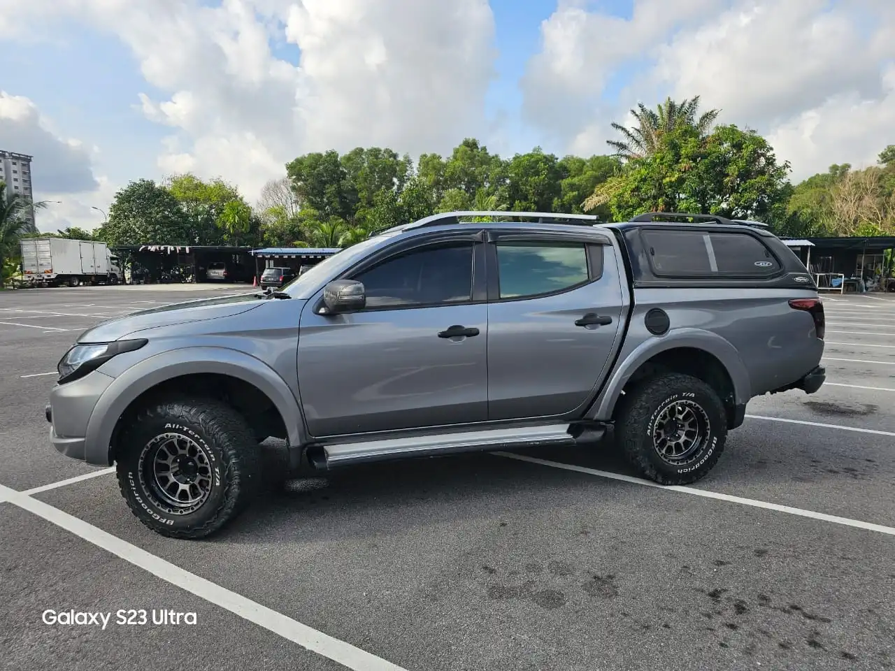 Rent 4x4 with hard cover