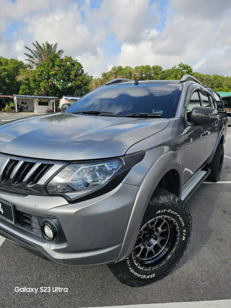 Rent 4x4 with hard cover